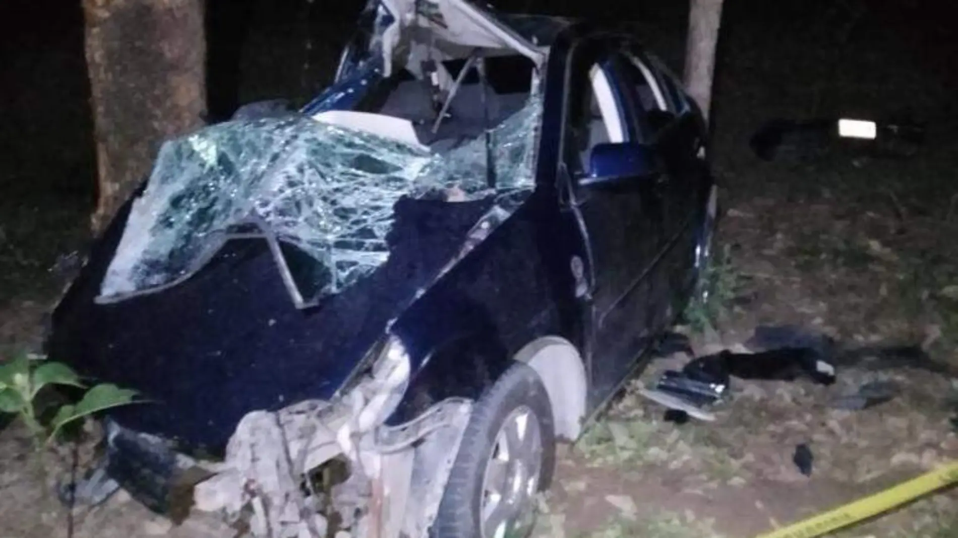 auto volcado en carretera de Huixtla